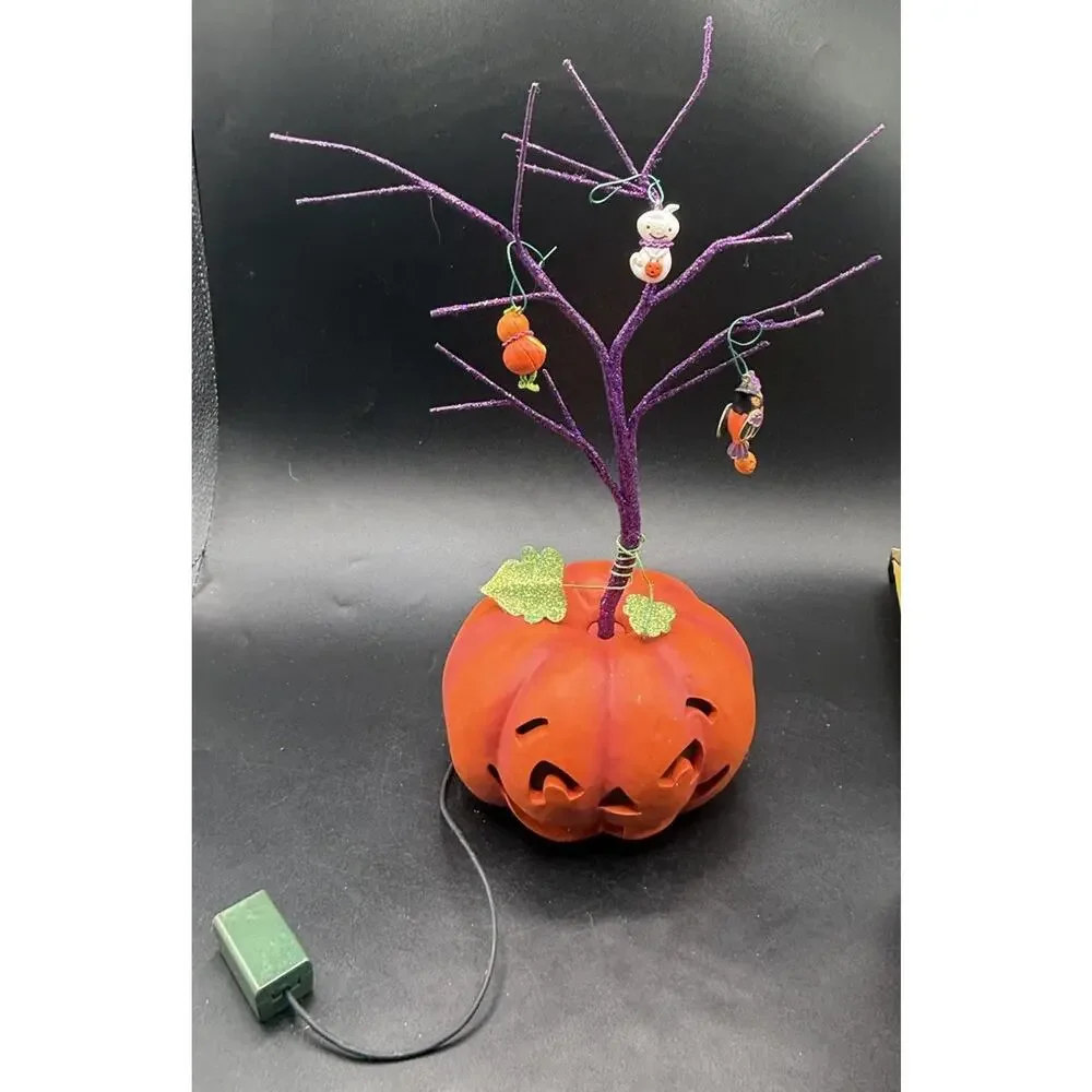 Hallmark Lighted Pumpkin Halloween W/ Mini Ornaments Tree Jack-o-lantern -Lo24